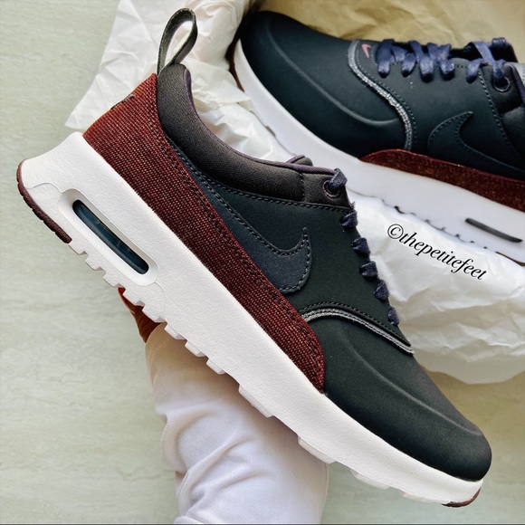 Nike Shoes - NWT Nike Air Max Thea premium
